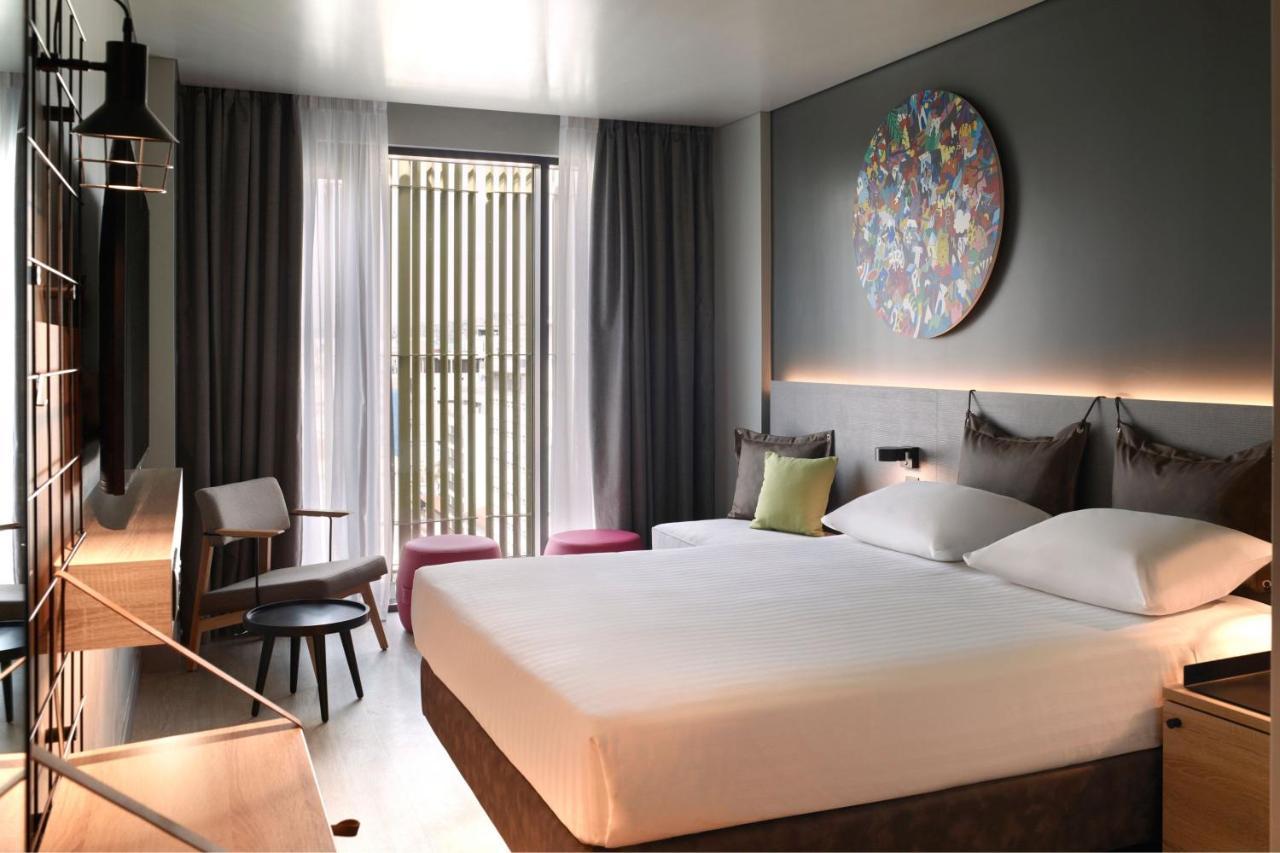 Moxy Athens City Екстериор снимка
