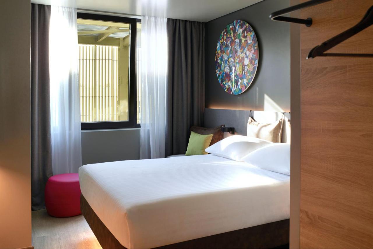 Moxy Athens City Екстериор снимка