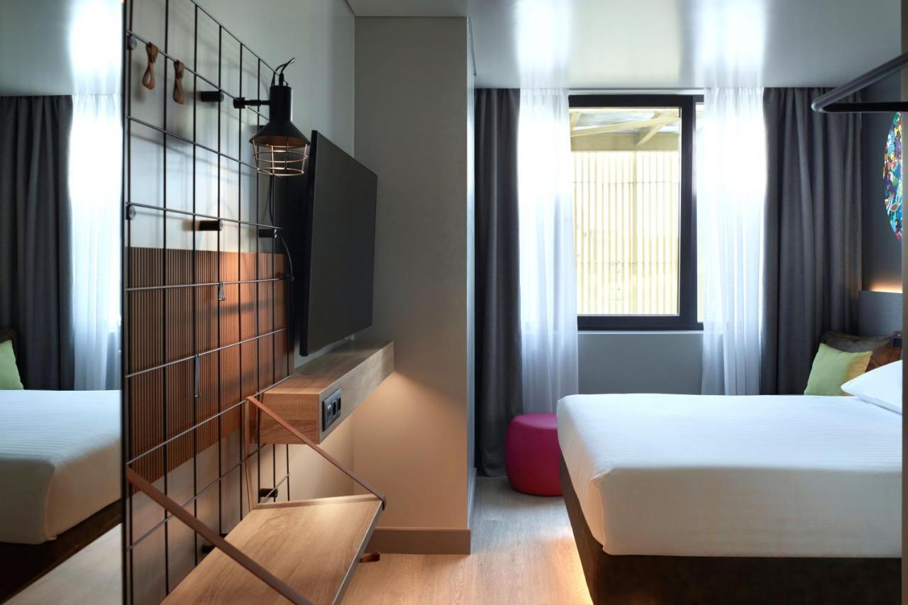 Moxy Athens City Екстериор снимка