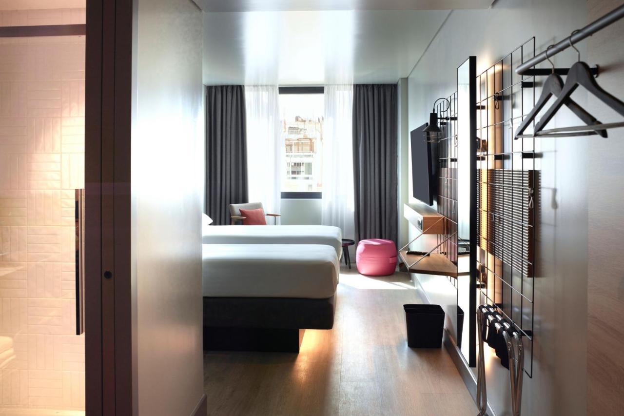 Moxy Athens City Екстериор снимка
