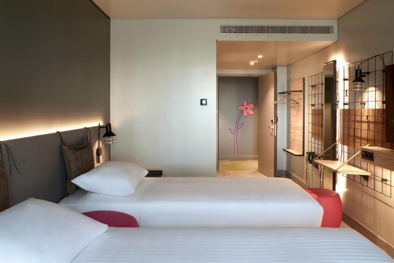 Moxy Athens City Екстериор снимка