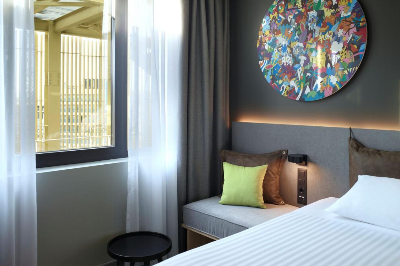 Moxy Athens City Екстериор снимка