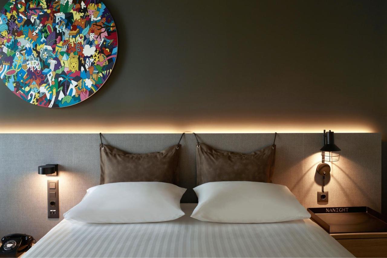Moxy Athens City Екстериор снимка