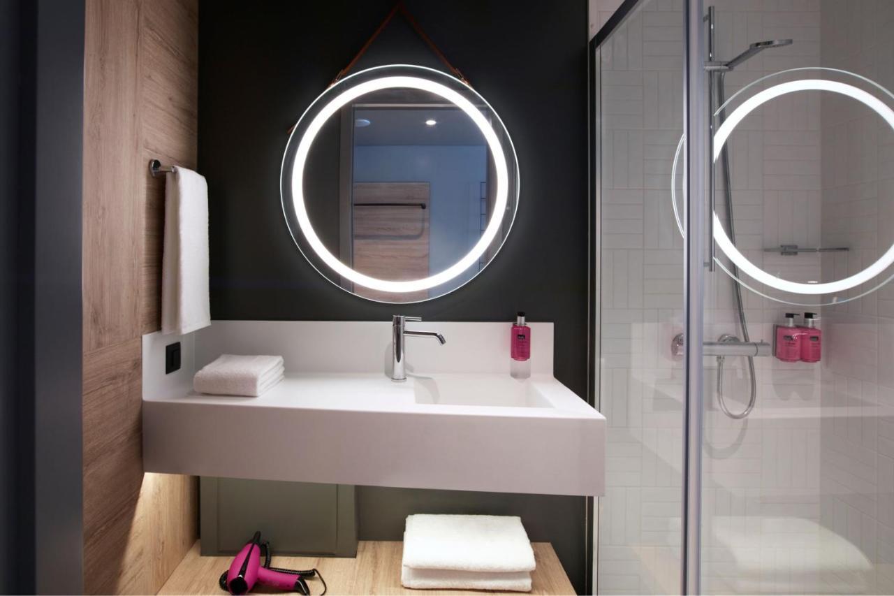 Moxy Athens City Екстериор снимка