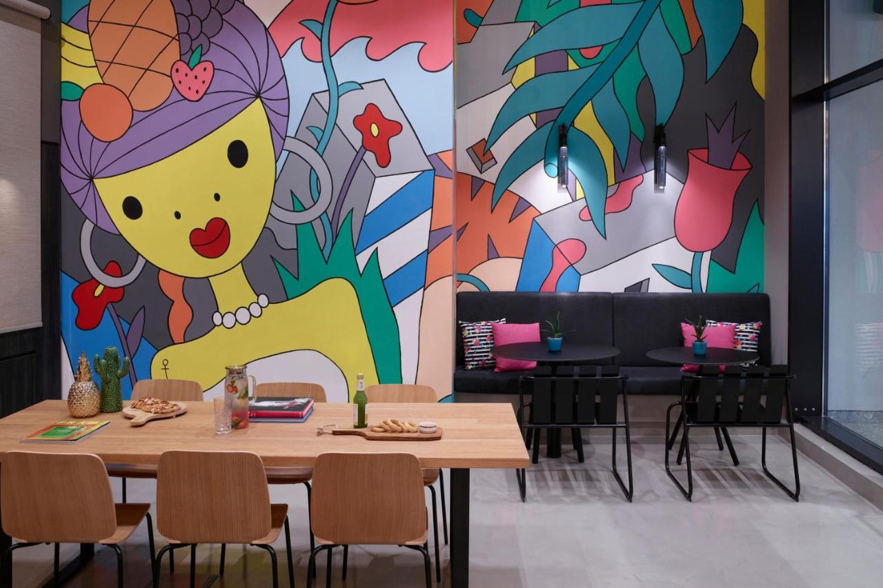 Moxy Athens City Екстериор снимка