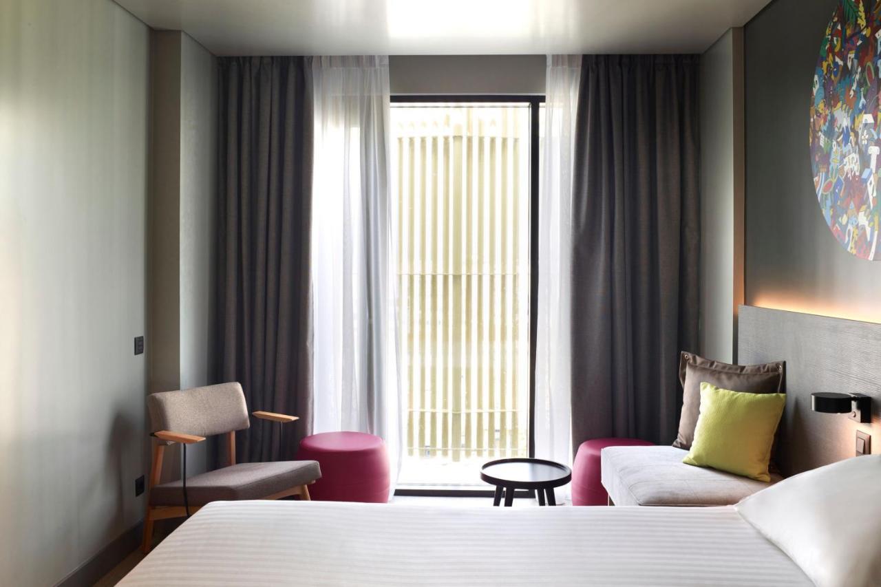 Moxy Athens City Екстериор снимка