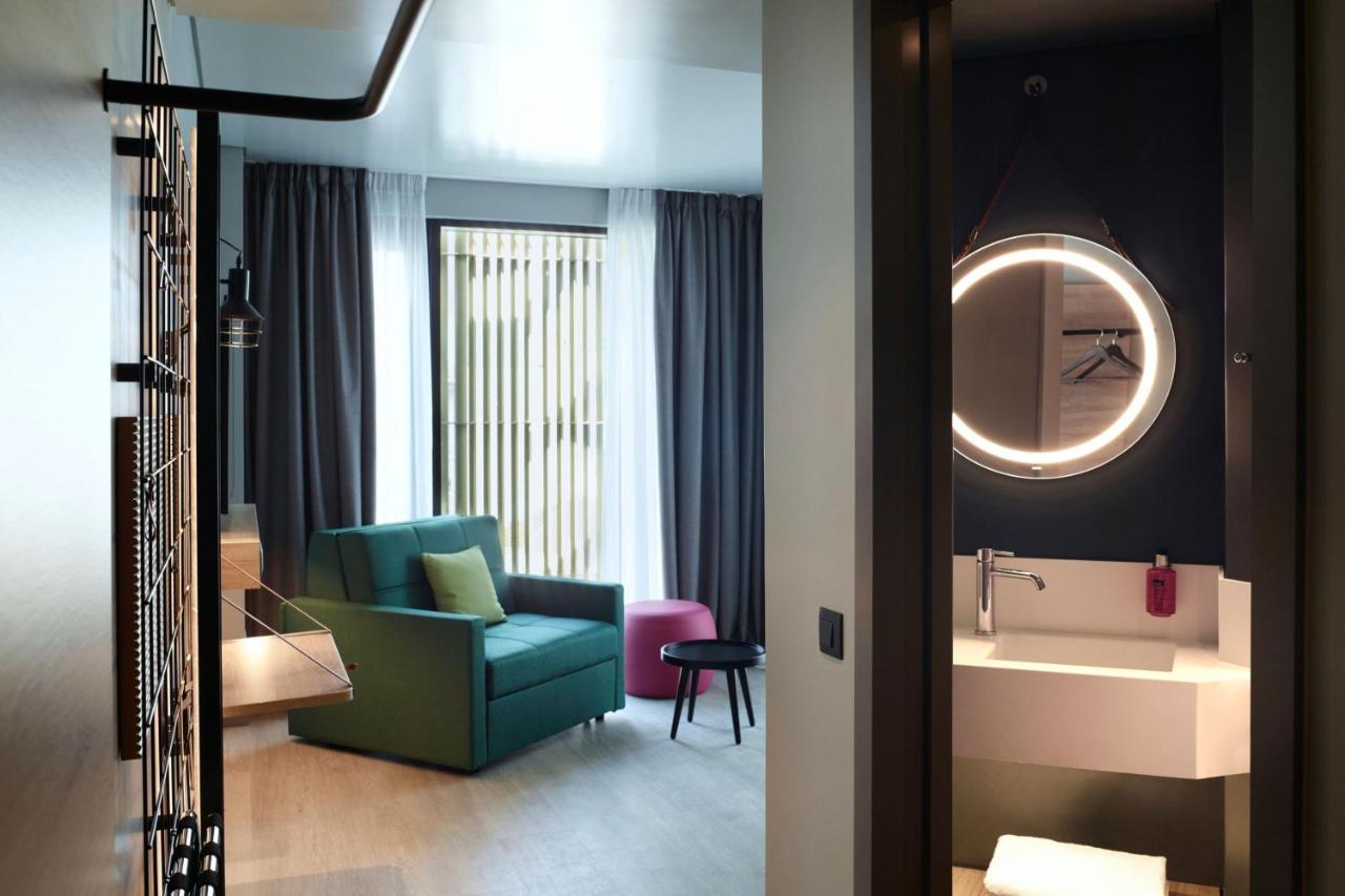Moxy Athens City Екстериор снимка