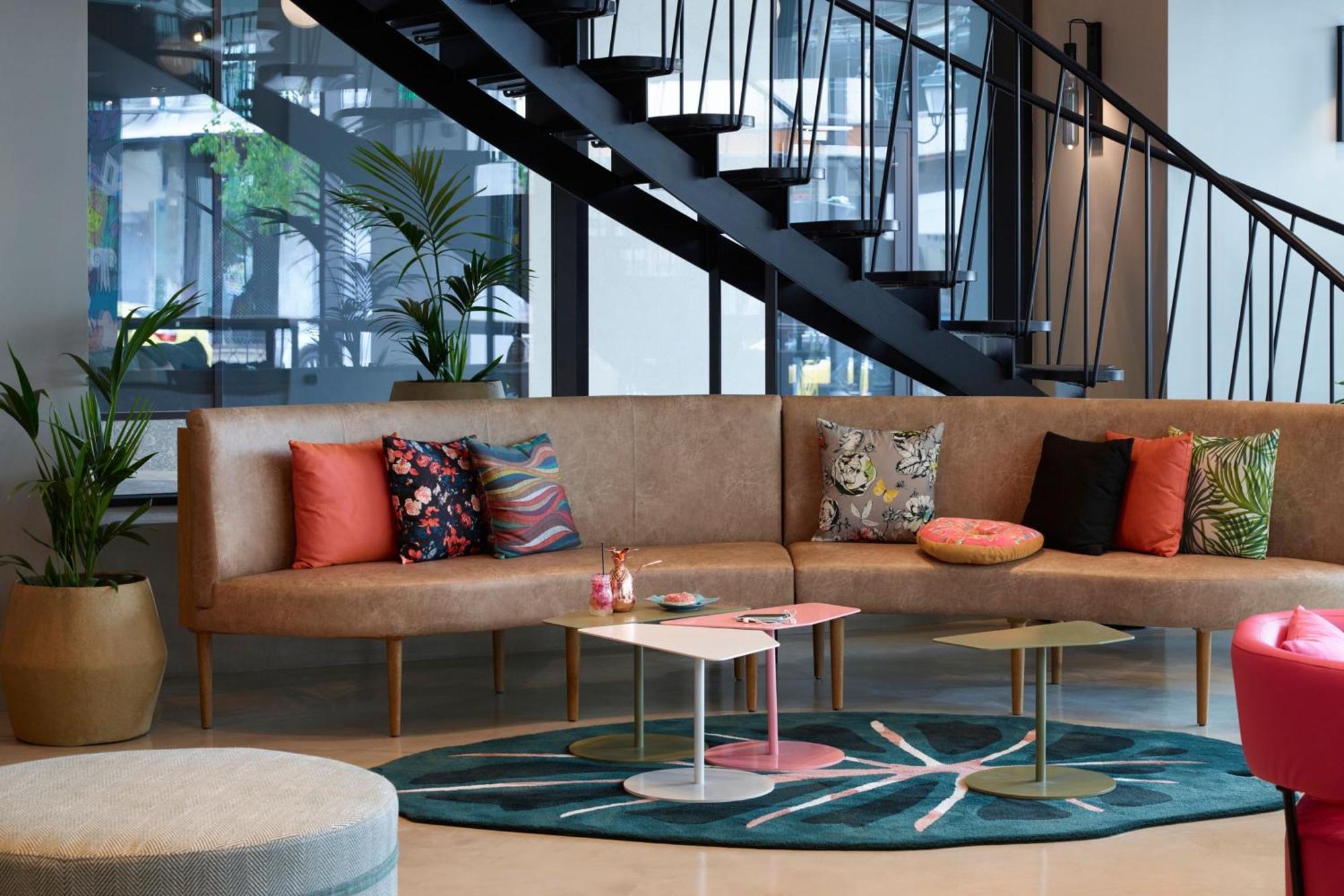 Moxy Athens City Екстериор снимка