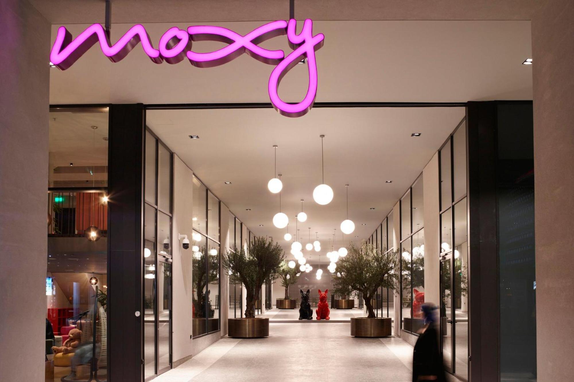 Moxy Athens City Екстериор снимка