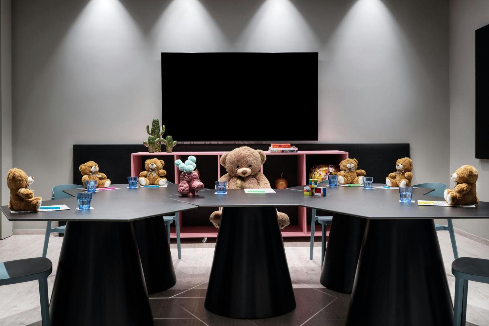 Moxy Athens City Екстериор снимка